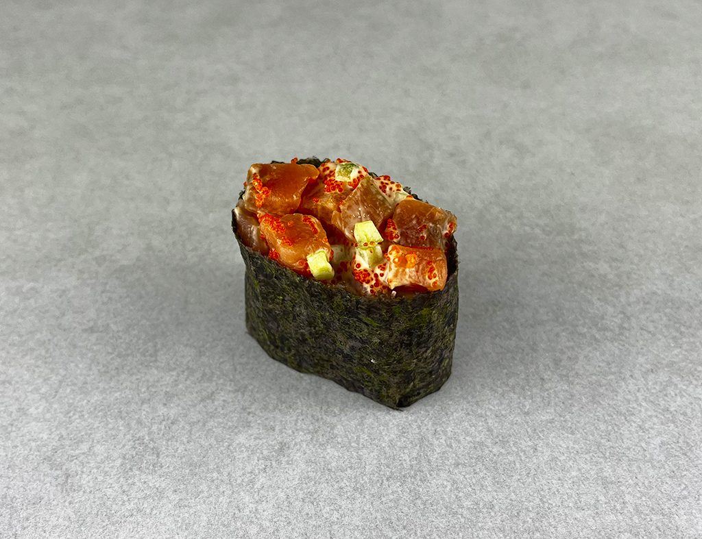 Гункан спайс копчений лосось